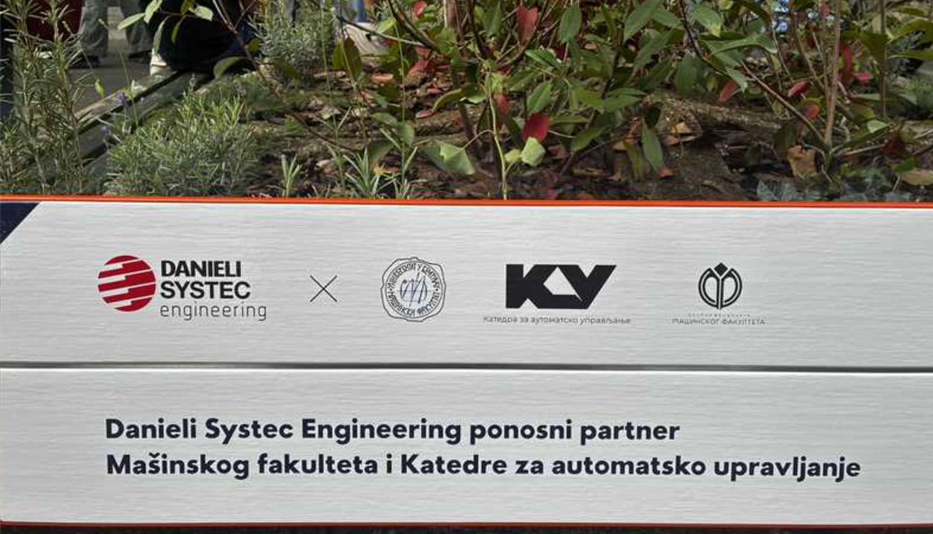 STRAWBERRY FIELDS FOREVER ПОСТАВЉЕНА ЈЕ СОЛАРНА КЛУПА ИСПРЕД МАШИНСКОГ ФАКУЛТЕТА